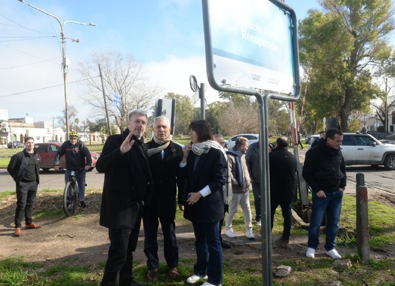 Ingeniero Ressa, Julio Alak, diputada Lucia Iañez