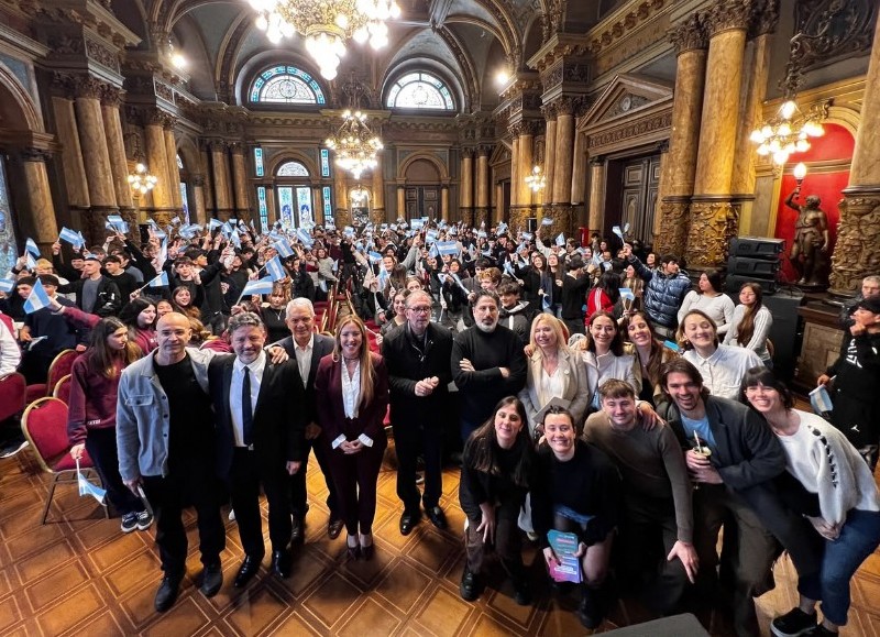 Más de 300 estudiantes participaron de un encuentro sobre salud mental, redes sociales y violencia digital