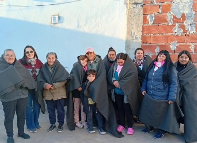 Ayuda para los más necesitados: Entraron mantas que llegaron desde Desarrollo