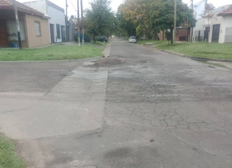 Altos de San Lorenzo presenta infinidad de calles en mal estado