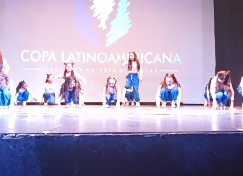 Villa Elvira arriba en el baile de reggaeton en el latinoamericano que se hizo en CABA