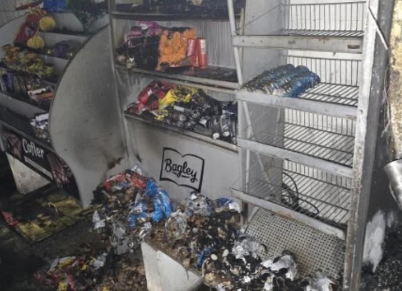 Se incendió el buffet del Albert Thomas: Convocan para el lunes a quienes quieren aportar su ayuda