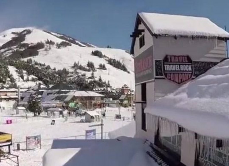 Bariloche: Tenían que haber viajado y aún siguen esperando que la empresa los llame