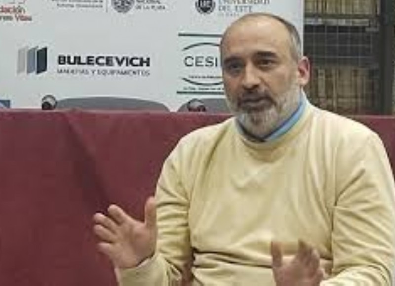 Candidato radical quiere formalizar UBER, Cabify y DiDi: Además rediseñar el recorrido de colectivos