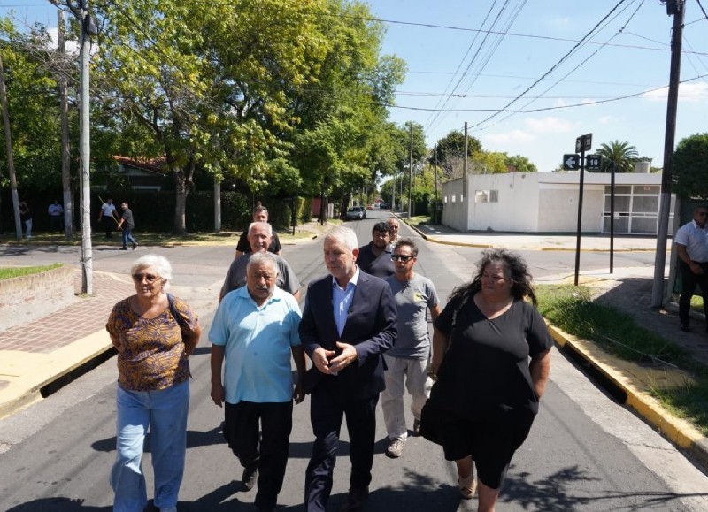 Avanza el Plan 1.000 cuadras en Villa Castells con nuevos trabajos de pavimentación