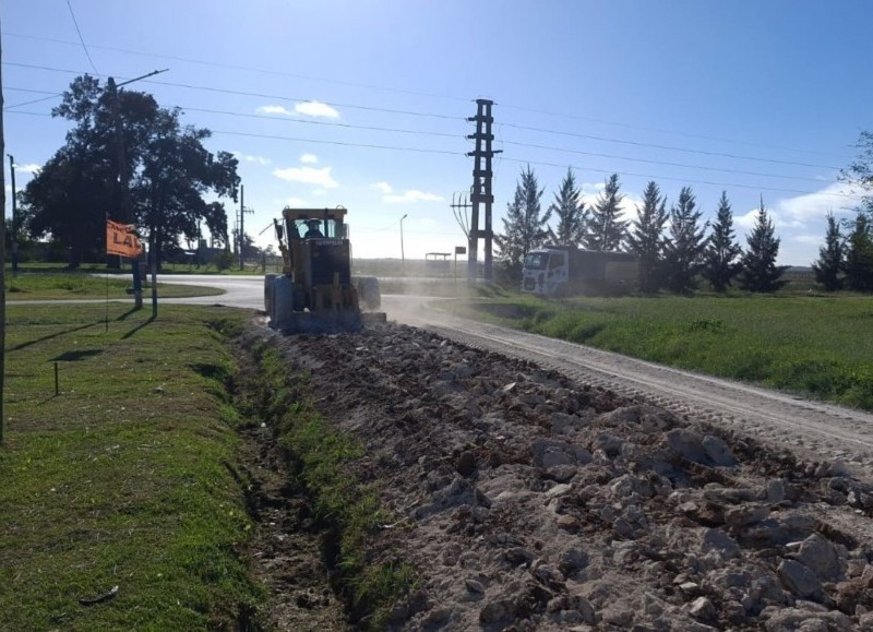 La Municipalidad avanza con obras viales e hidráulicas en el barrio La Hermosura de Arana