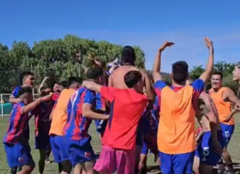 Montoro festejó en reserva: El clásico de primera terminó empatado