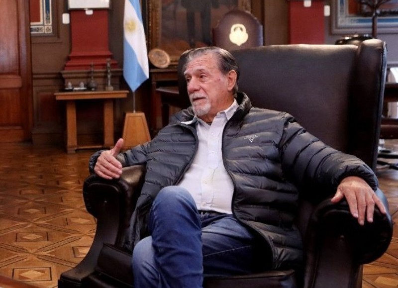 Federico Storani: "Si le suelta la mano, Adorni sabe demasiadas cosas"