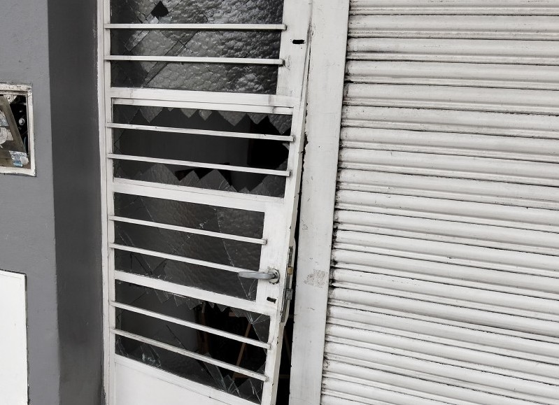 Abrieron una peluquería en 7 y 77 bis y ya los robaron