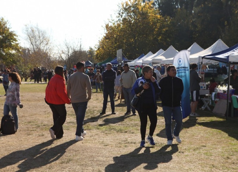 Servicios municipales, actividades culturales y talleres educativos llegan a Altos de San Lorenzo