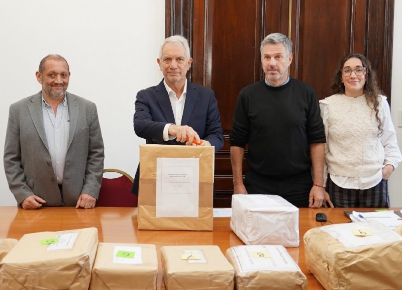 Alak encabezó la apertura de sobres para la reconstrucción del Parque Saavedra