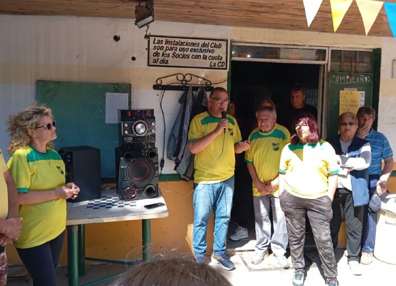 Jorge Valdez, presidente del Tejo agradeciendo la presencia de los tejeros