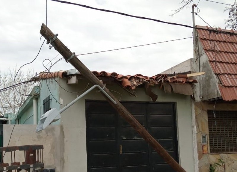 Poste inclinado