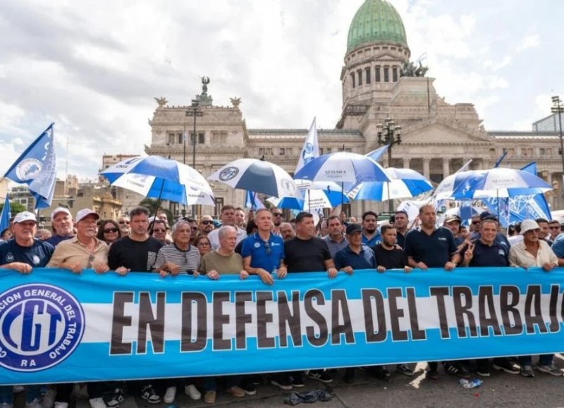 Expuesta y con media sanción de la Ley: La CGT convocó a un paro general sin movilización