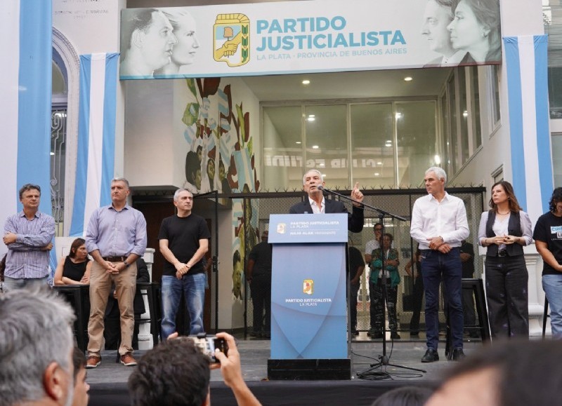 Alak asumió la conducción del PJ con un mensaje que convocó al peronismo para acompañar a Axel