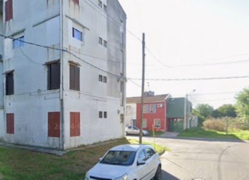 Una perdida de agua sin solución en el Barrio UPCN
