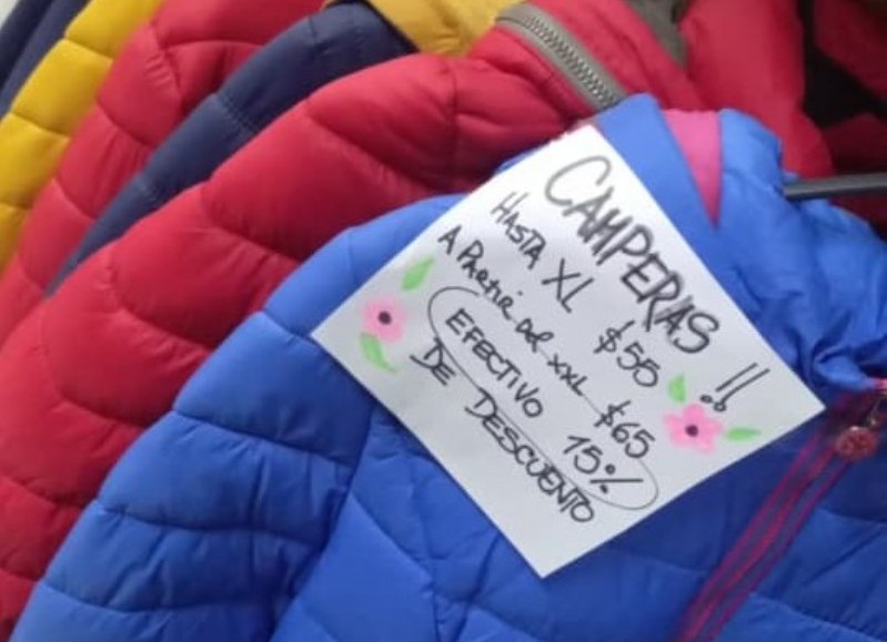 Liquidan todo:  Mundo Ropa "M y K" de avenida 1entre 76 y 77