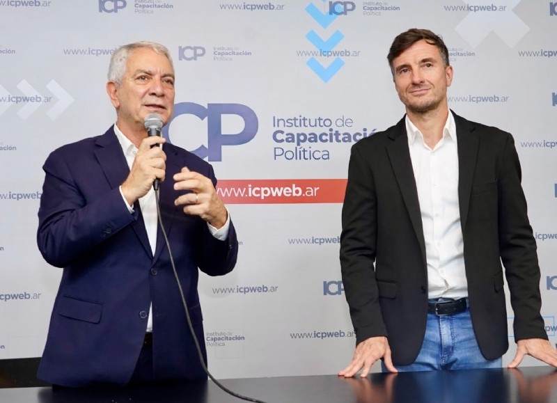 Conferencia sobre gobiernos y territorios: Alak recibió al intendente de Morón