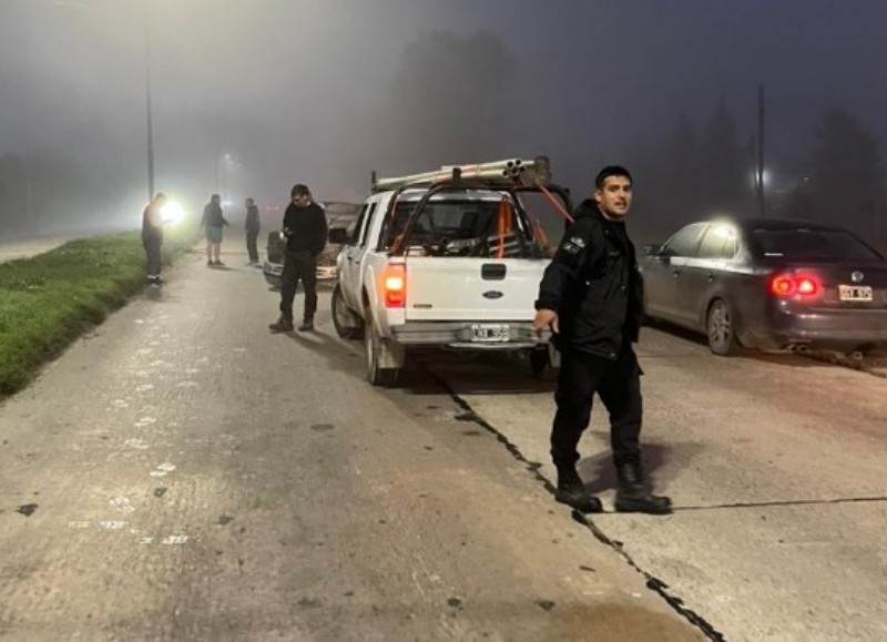 Agentes del Servicio Penitenciario Bonaerense debieron intervenir por un accidente en Ruta 6 en el ingreso a la ciudad
