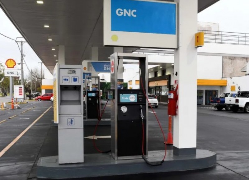 Acuerdo para taxistas y remises para garantizar un lugar de carga de GNC