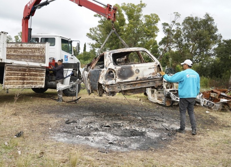 El Municipio ya retiró más de 2 mil vehículos abandonados de la vía pública