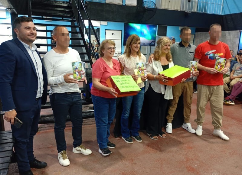 Presos donaron libros infantiles escritos por ellos al Hospital de Niños