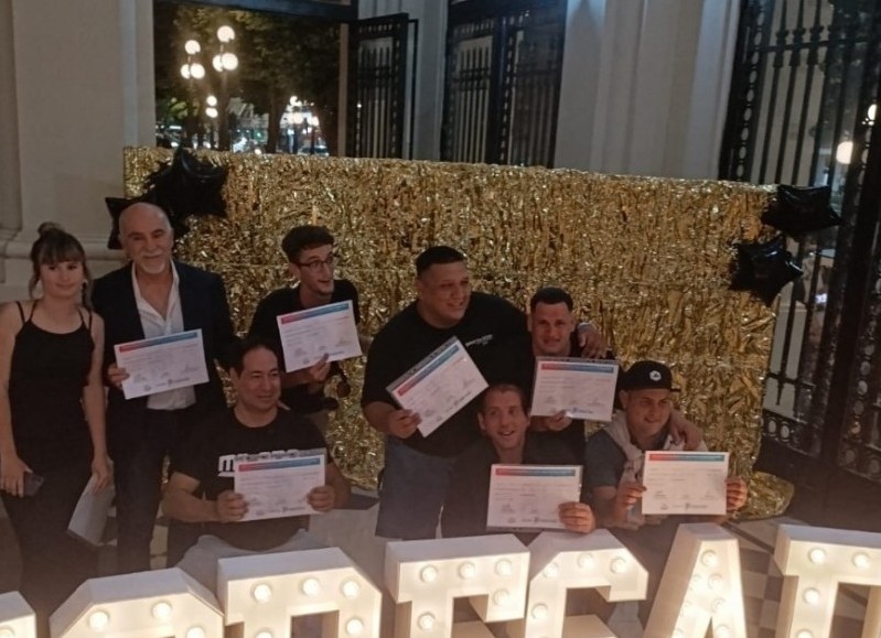 El Club Provincia tuvo su primera promoción de egresados del secundario