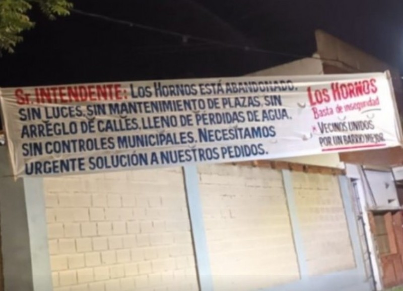 Pancarta compartida por vecinos