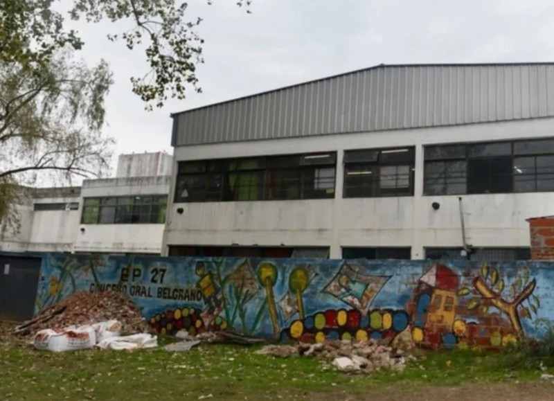 Docentes no llegan a fin de mes y mucho menos a 9 de abril