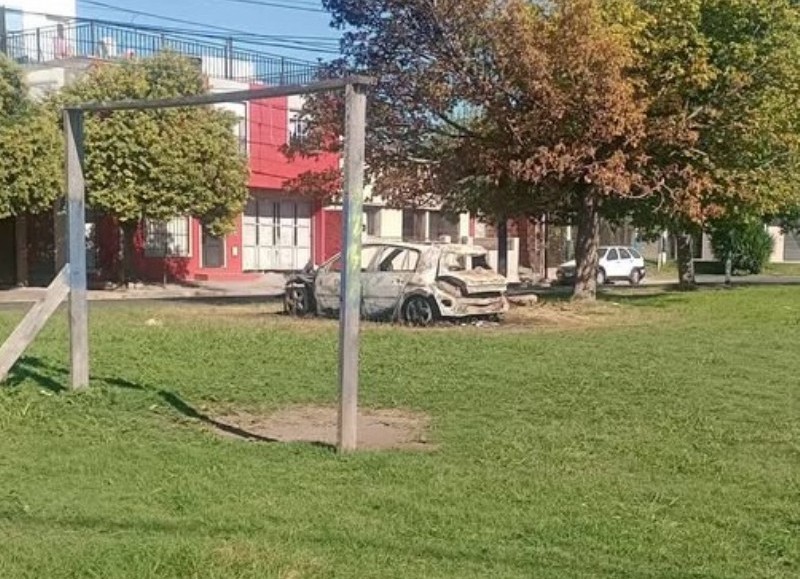 Auto quemado que sacaron esta semana