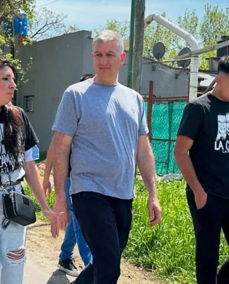 Ariel Archanco visitando La Casita de Los Pibes en agosto