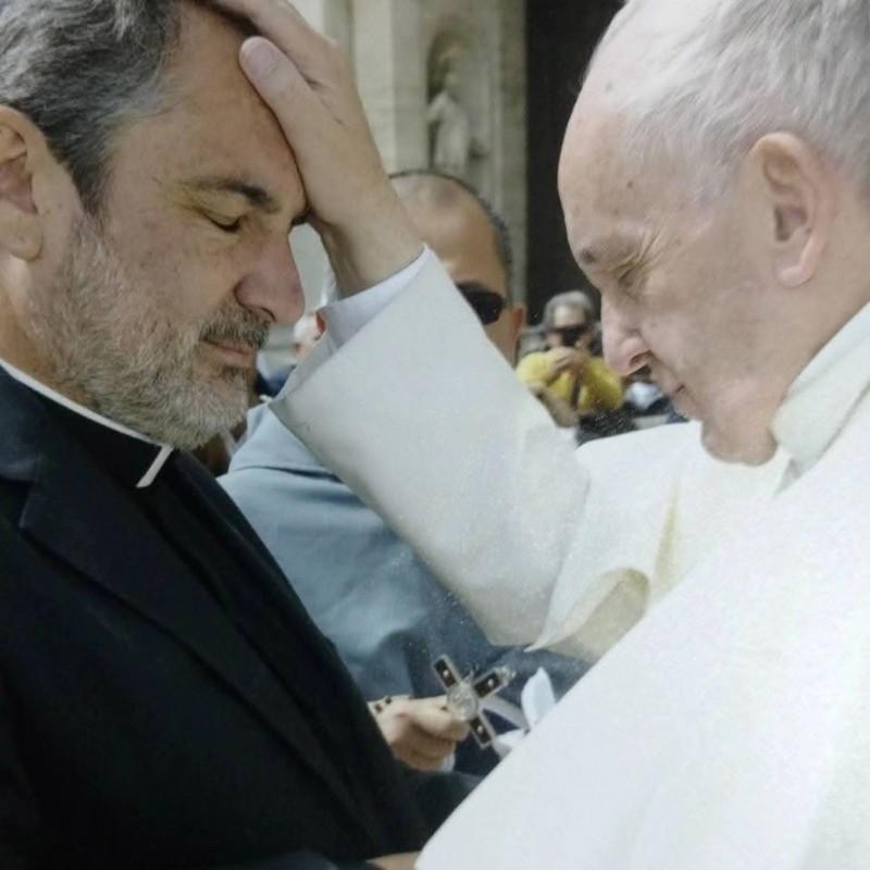 Padre Néstor, Párroco de La Medalla Milagrosa