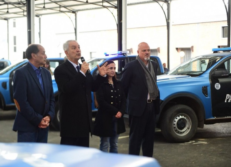 Julio Alak junto a Sol Marcos del Ministerio de Seguridad y Diego Pepe