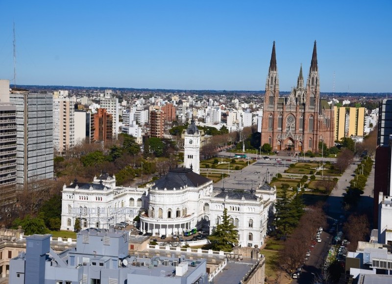 Vacaciones de invierno: la Municipalidad ofrece recorridos guiados gratuitos para descubrir La Plata