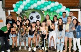 Equipo femenino local busca auspiciantes para su casaca
