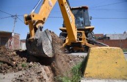 En Los Hornos: El Municipio encara obras hidráulicas en Los Hornos