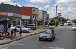 Vecinos llegan tarde a sus trabajos porque los colectivos no frenan por estar completos