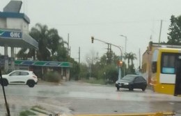 El Viento tiró un semáforo