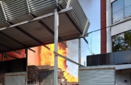 Un incendio de magnitud se registró esta mañana en una obra céntrica