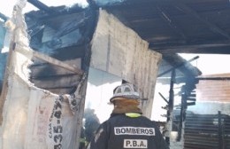 Se incendió una casa en Altos de San Lorenzo y los vecinos piden ayuda