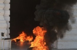 Concejal pide despidos y que no se vuelva a contratar a personas que dañaron la fachada de la Municipalidad