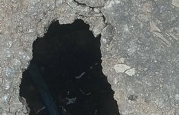 Quejas de vecinos por el estado del barrio de 3 y 99: Se rompió un cruce de calles