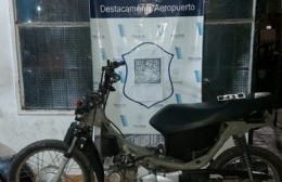 Recuperan moto robada y atrapan a dos hombres