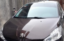 Detenidos porque en el auto que circulaban era robado
