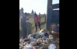 Retiran contenedores pero la basura sigue estando