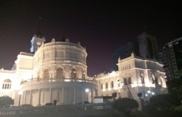 El Palacio Municipal, renovado y con nueva iluminación