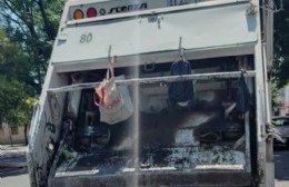 Lunes para el olvido: Una trabajadora de Esur perdió dos dedos cuando la apretó el camión