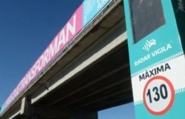 Nuevos Totem de velocidad en la autopista: Uno estará a la altura de Villa Elisa