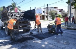 Anuncian plan de bacheo con algunas calles de la zona