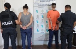 Armados y en un auto robado